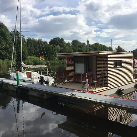 Hausboot Fuer Zwei Personen Mit Kamin Und Terrasse By Interhome Appartement Wilhelmshaven