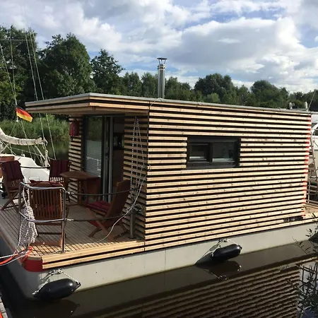 Appartement Hausboot Fuer Zwei Personen Mit Kamin Und Terrasse By Interhome Wilhelmshaven