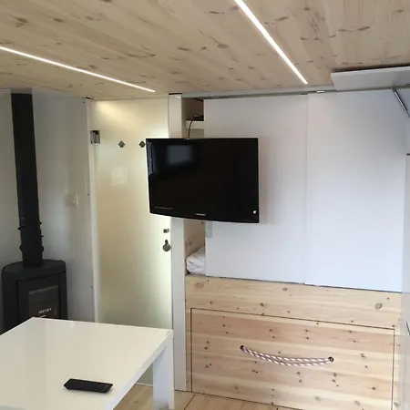 Hausboot Fuer Zwei Personen Mit Kamin Und Terrasse By Interhome *